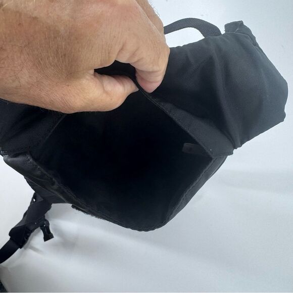 CamelBak lightweight Unisex Black Backpack - Picture 6 of 8